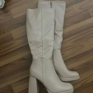 Women's Knee-High Platform Heeled Boots in Light Beige